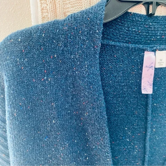 Alya Cardigan - Picture 2 of 7